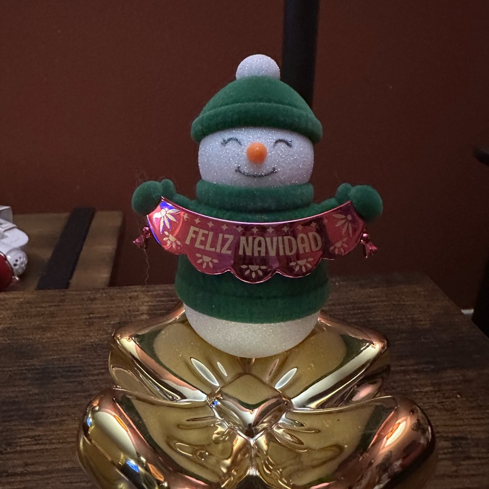 Bath and Body Works Festive Snowman Wallflower Plug